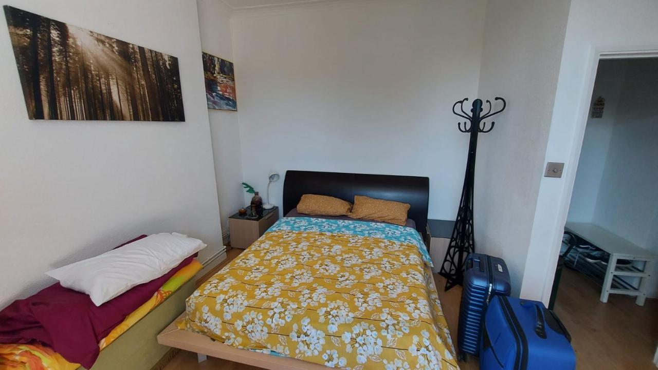 Extra Large One Bedroom Flat With Parking Londres Exterior foto