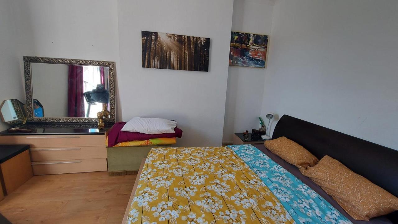 Extra Large One Bedroom Flat With Parking Londres Exterior foto